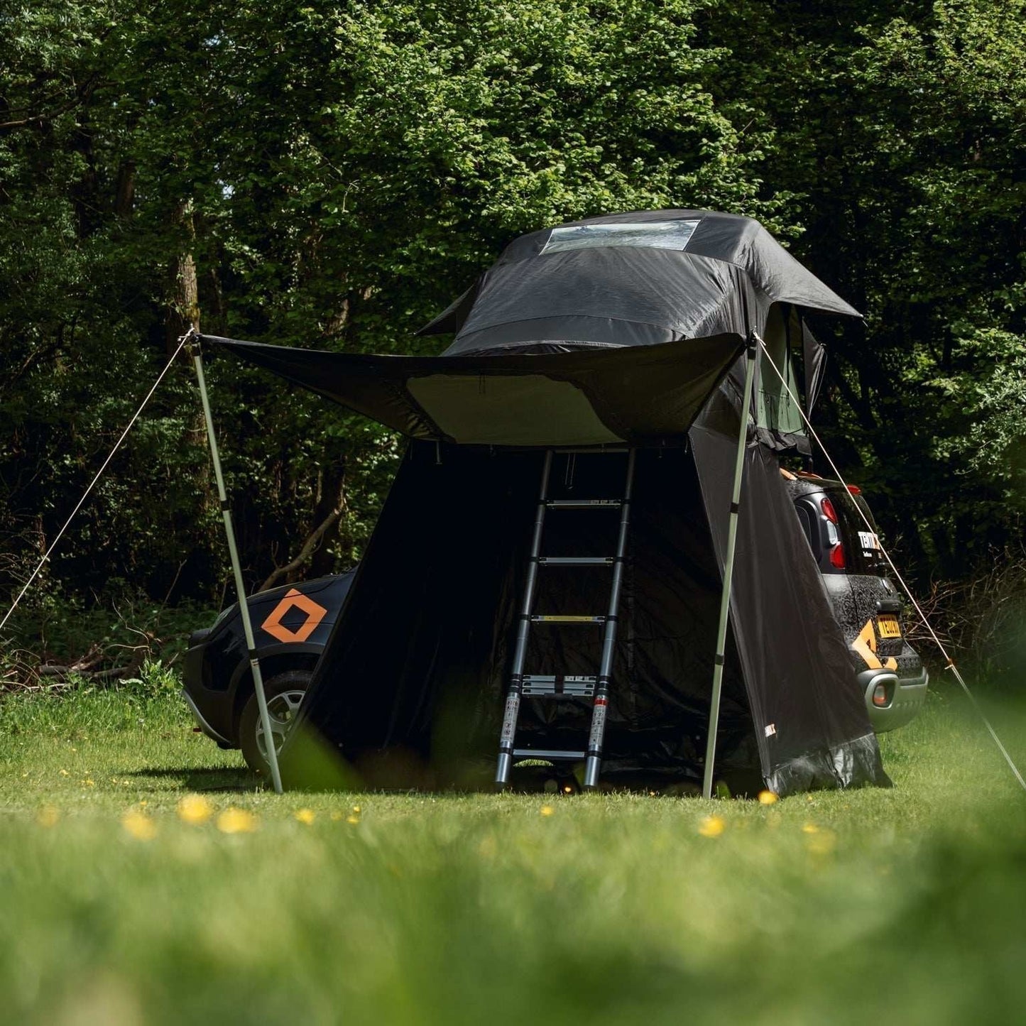 TentBox Living Pod (Lite 2.0) Effortlessly expand your TentBox Lite 2.0 setup with the Living Pod, designed to create a spacious, weatherproof area beneath the fold-out section of your rooftop tent. Whether you're camping in the Scottish Highlands or esca