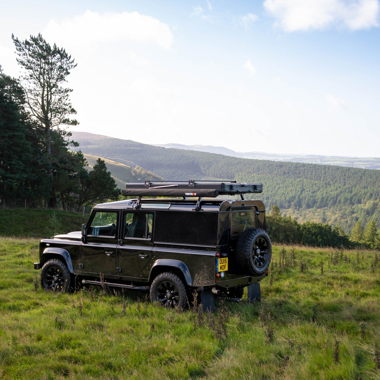 TentBox Cargo – Roof Tent with Extra Storage TentBox Cargo combines a hard shell roof tent with built-in storage space, perfect for adventure gear and comfortable camping on the go.