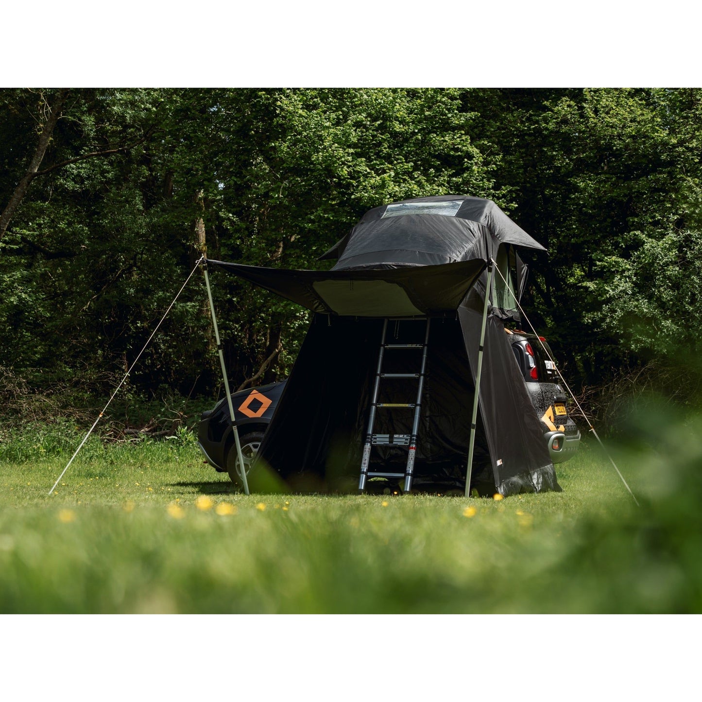 TentBox Living Pod (Lite 2.0) Effortlessly expand your TentBox Lite 2.0 setup with the Living Pod, designed to create a spacious, weatherproof area beneath the fold-out section of your rooftop tent. Whether you're camping in the Scottish Highlands or esca