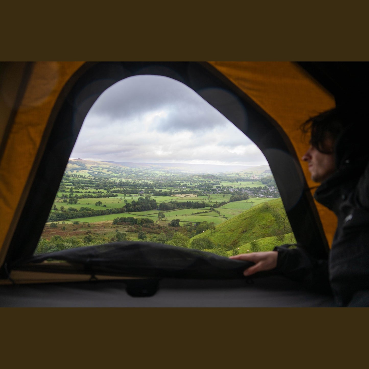 TentBox Cargo – Roof Tent with Extra Storage TentBox Cargo combines a hard shell roof tent with built-in storage space, perfect for adventure gear and comfortable camping on the go.