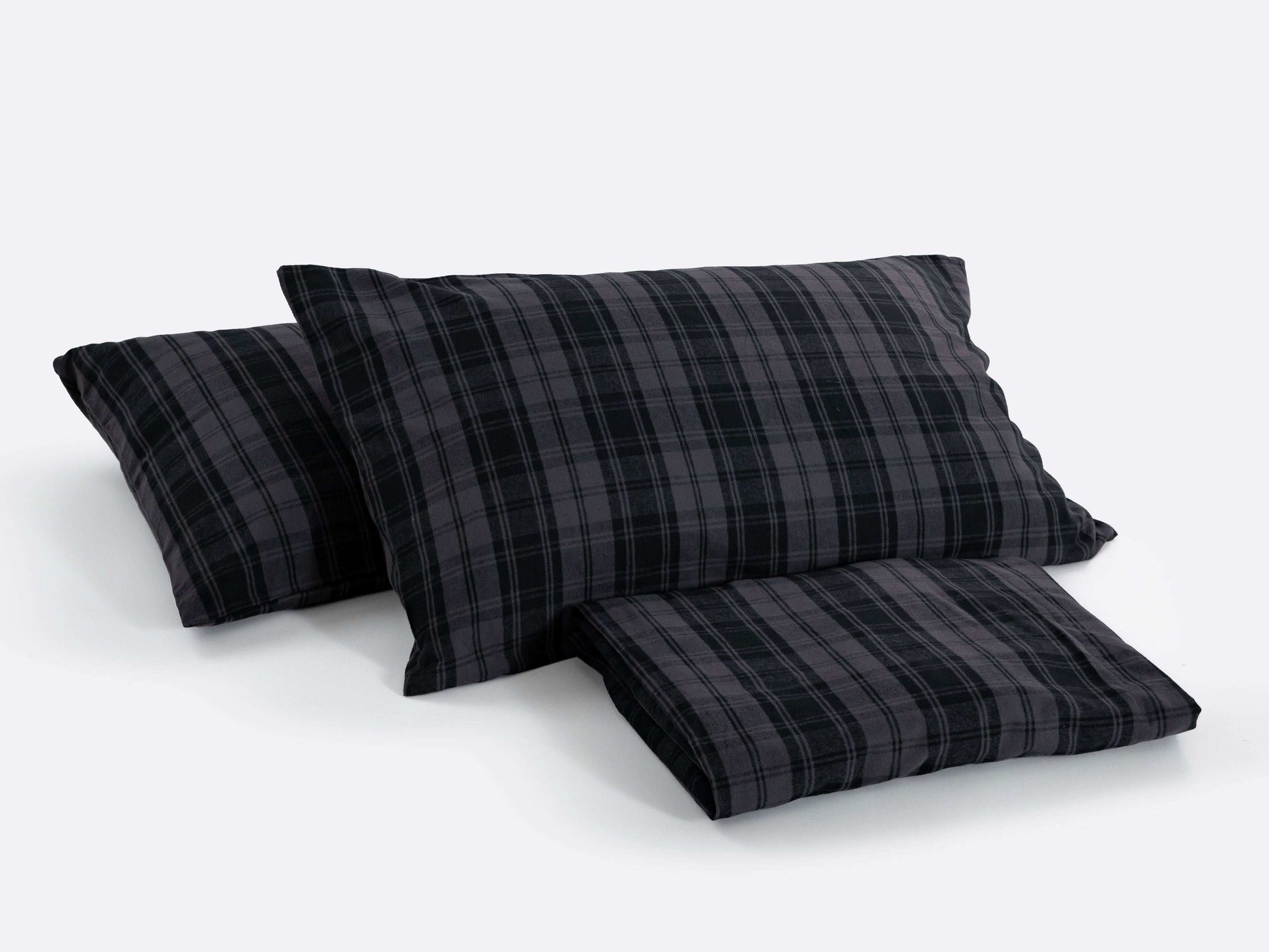 Cargo 2.0 Fitted Sheet These soft cotton sheets are designed to fit the shape of your Cargo 2.0 mattress perfectly, and come with two matching pillowcases to complete the set.