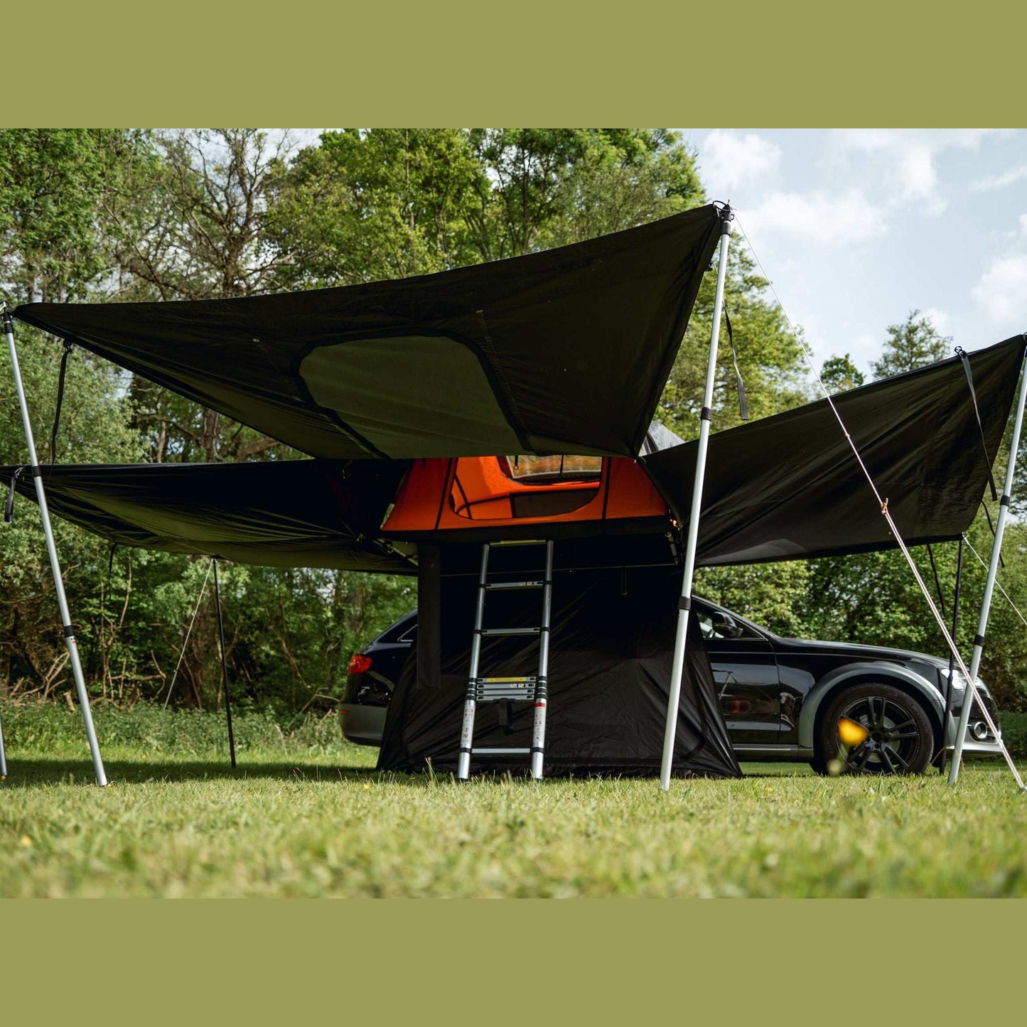 Lite XL Living Pod (Lite XL) Effortlessly create a spacious, functional area beneath your Lite XL, perfect for staying dry during rain or enjoying shade on sunny days. Activate 'wing-mode' for an even larger sheltered space. The design integrates the ladd