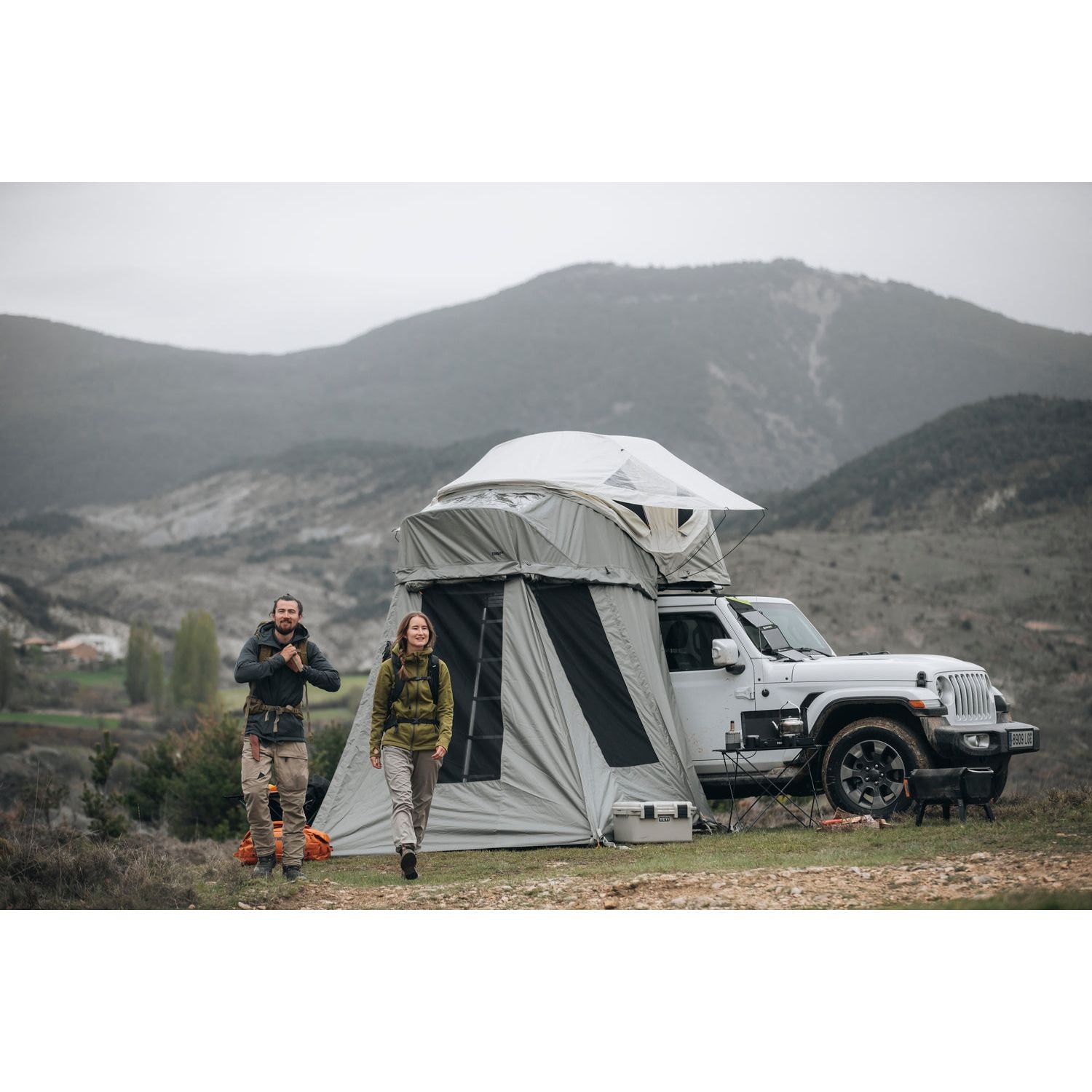 Thule Approach Rooftop Tent M