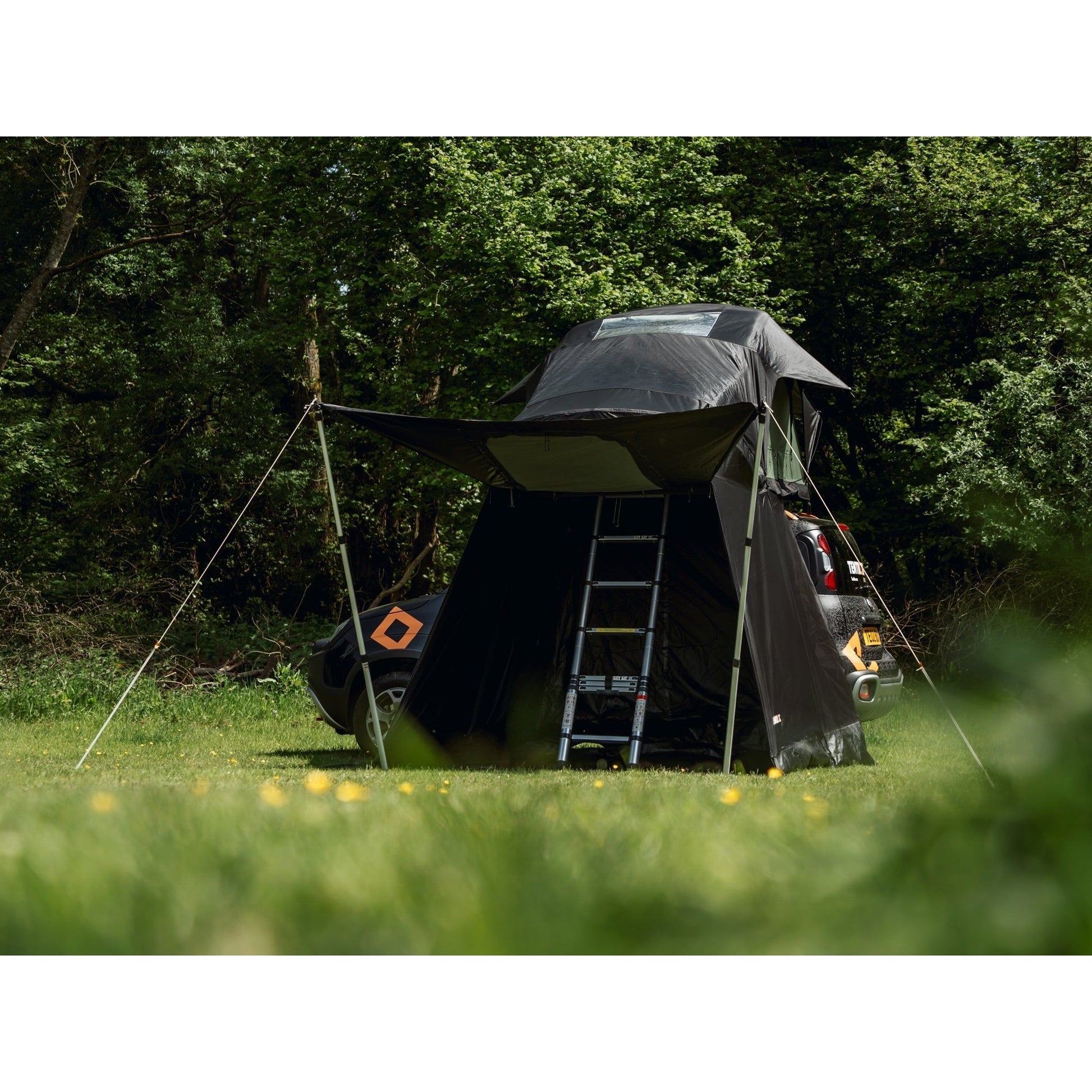 TentBox Living Pod (Lite 2.0) Effortlessly expand your TentBox Lite 2.0 setup with the Living Pod, designed to create a spacious, weatherproof area beneath the fold-out section of your rooftop tent. Whether you're camping in the Scottish Highlands or esca